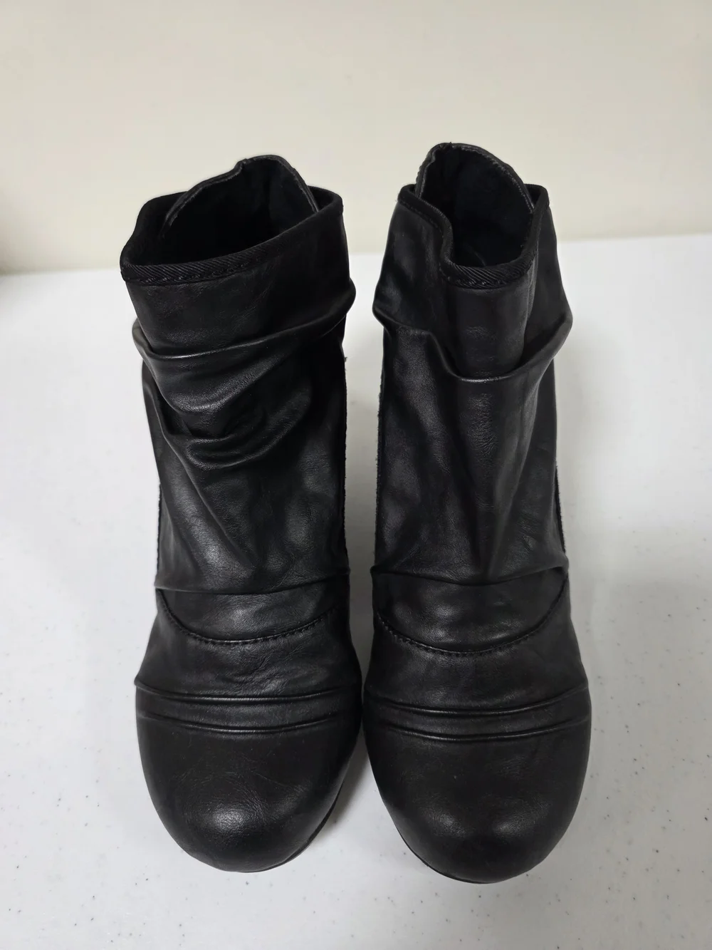 🖤👢🍂 Blowfish Malibu Black Wedge Booties Size 8 Slouch Ankle Boots Boho Casual
